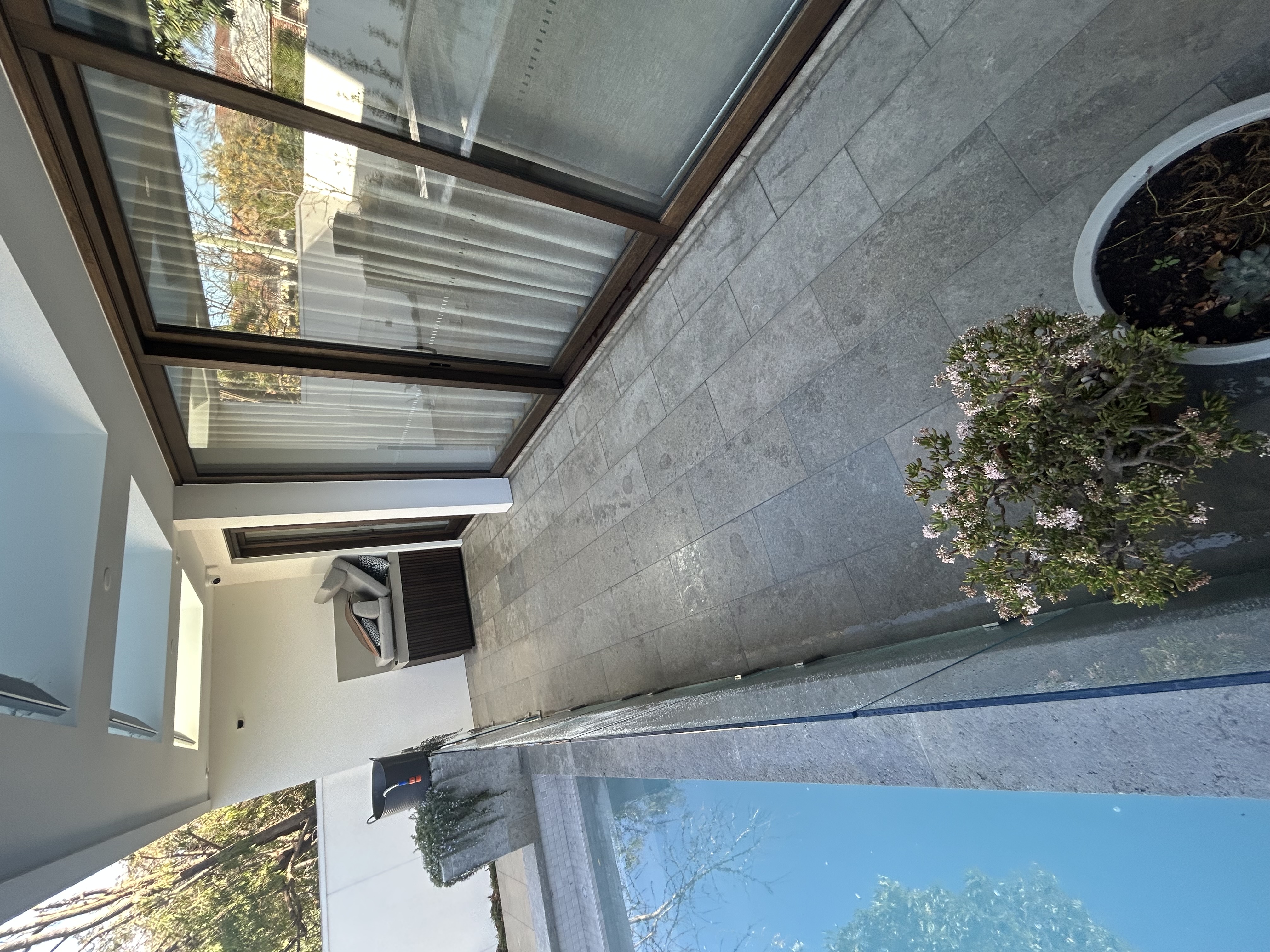 Sealed stone surface with water beading effect